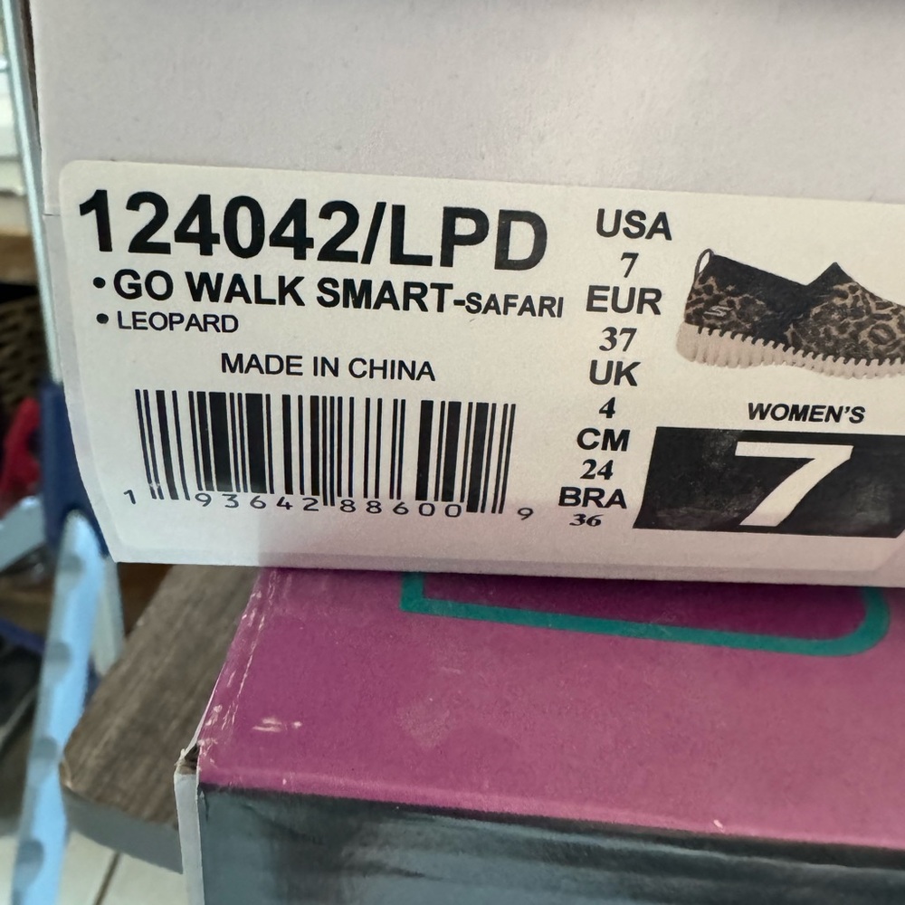 Sketchers Go Walk Smart - Safari - image 2